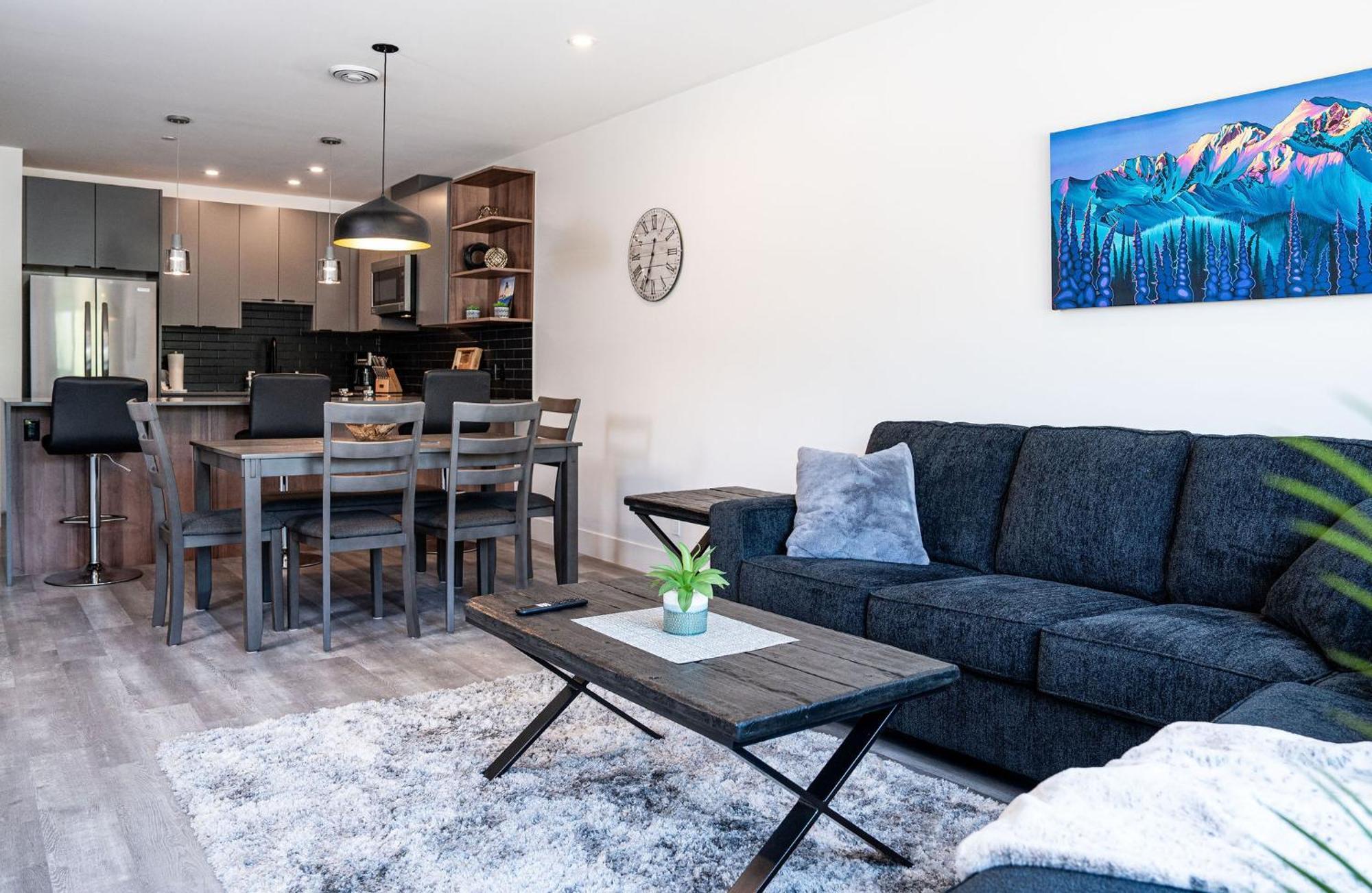 Alpine Haven By Revelstoke Vacations Apartamento Exterior foto