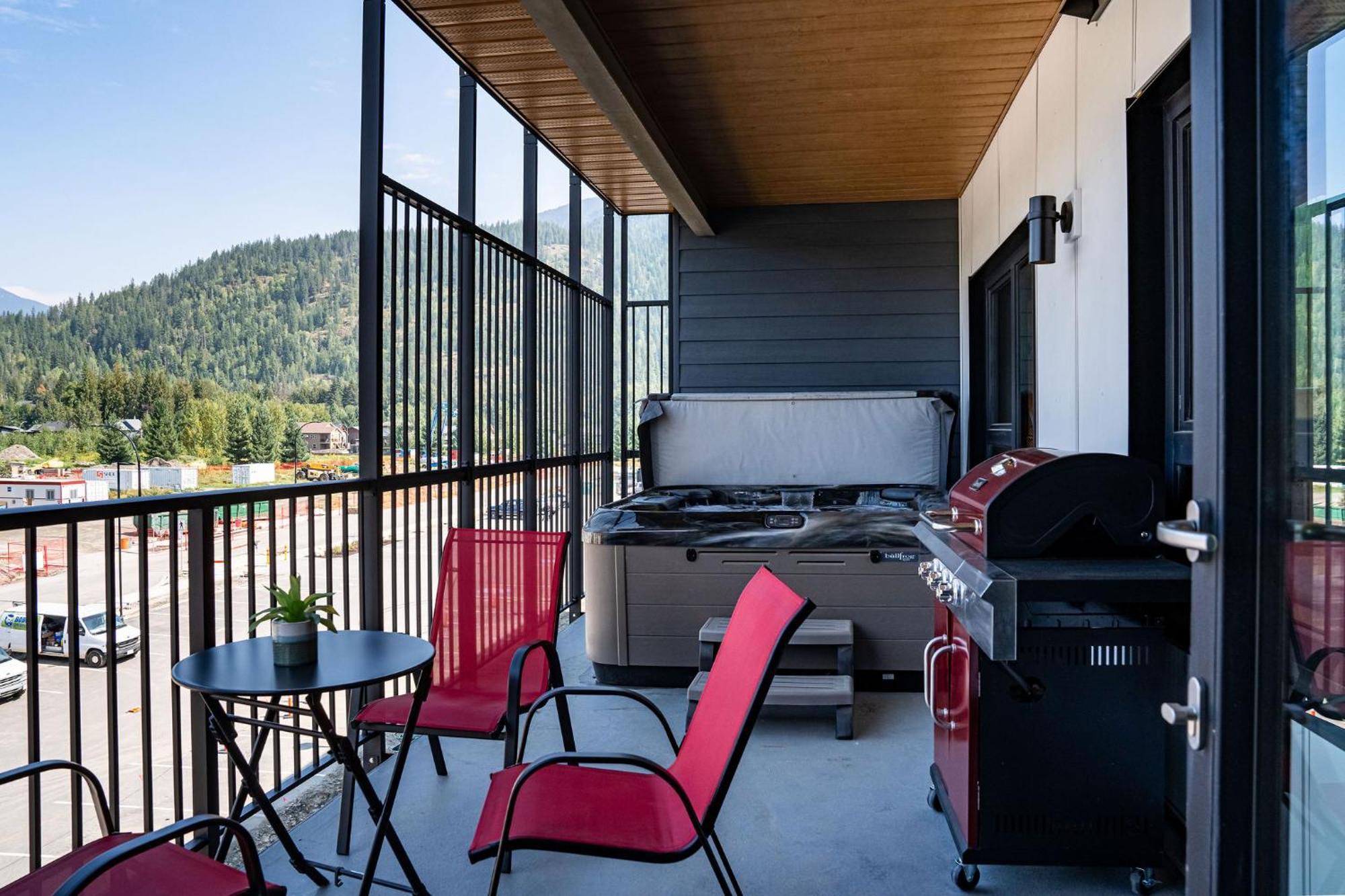 Alpine Haven By Revelstoke Vacations Apartamento Exterior foto