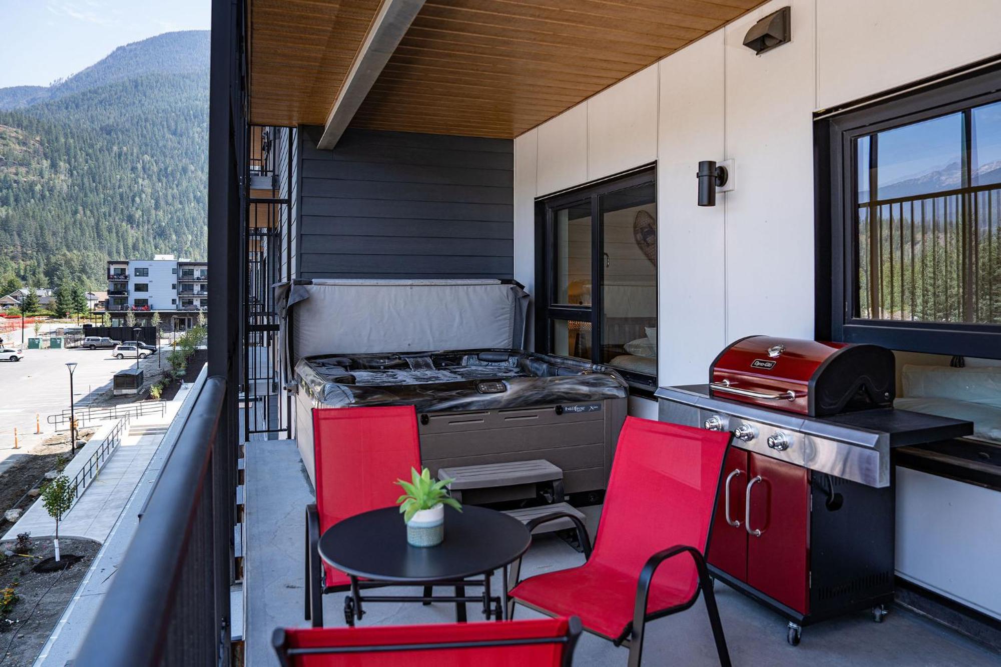Alpine Haven By Revelstoke Vacations Apartamento Exterior foto