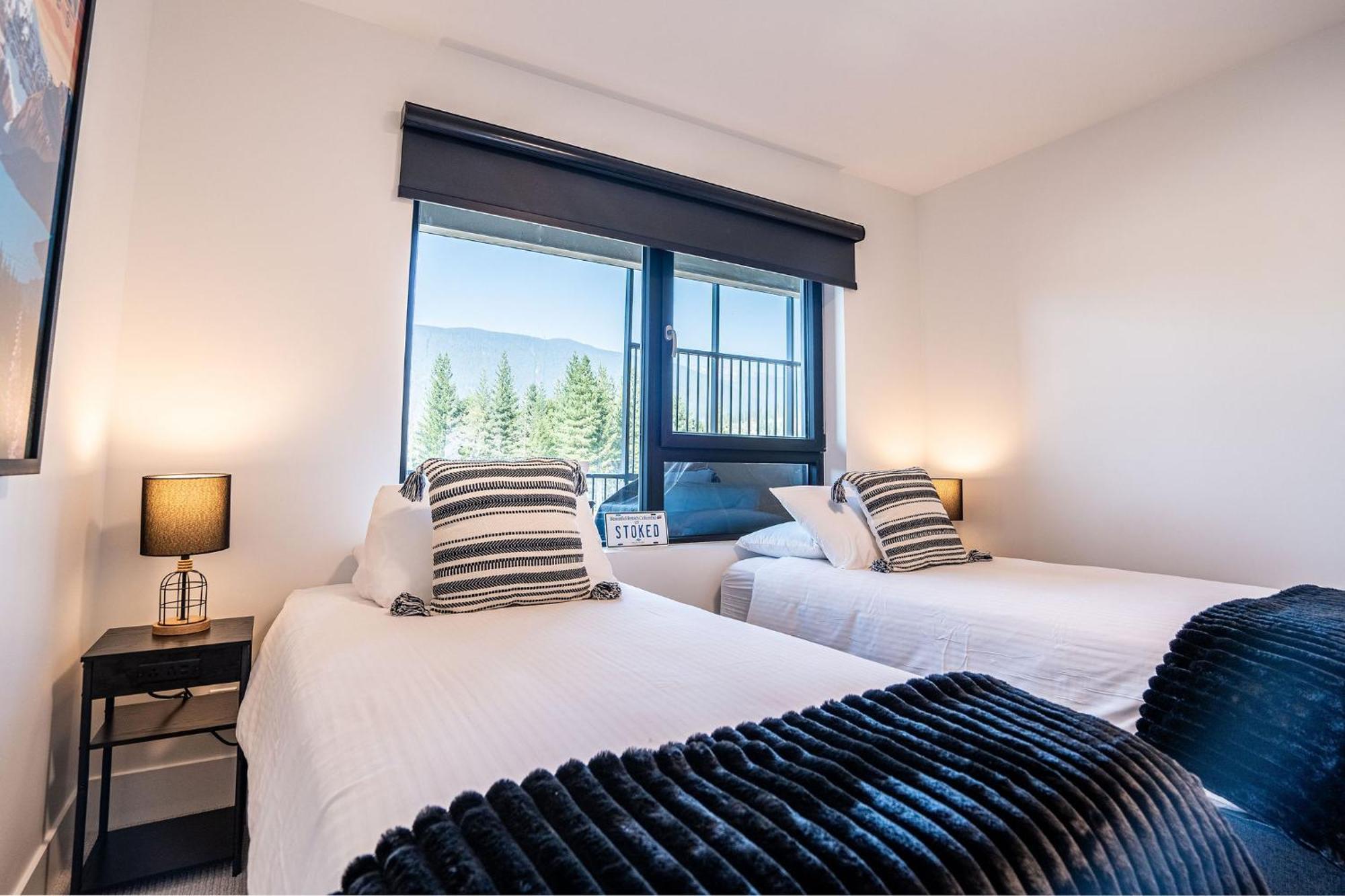 Alpine Haven By Revelstoke Vacations Apartamento Exterior foto
